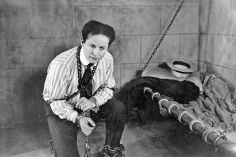 Harry Houdini és a mágia világszínpada