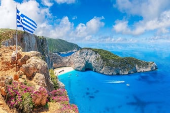 Τα 5 καλύτερα beach bars στην Ελλάδα