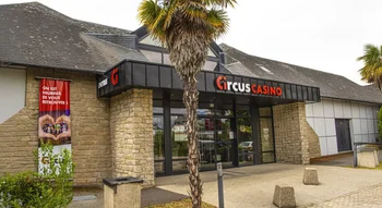 Entrée Circus Casino Carnac extérieur bâtiment.