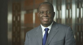 Portrait de Manuel Vicente, deuxième Vice-président de l'Angola, représentant son rôle dans la politique nationale.