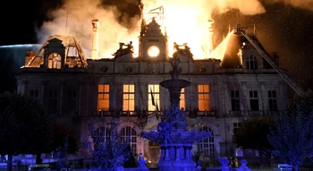 Incendie de l'hôtel de ville de Limoges en 2026.