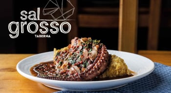 Polvo com puré de batata doce na Taberna Sal Grosso