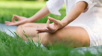 Méditation et bien-être pour mieux vivre la ménopause.