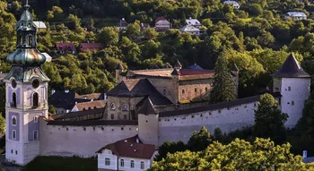 Hrady a zámky na Slovensku