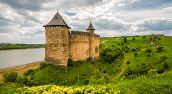 Хотинська фортеця навесні