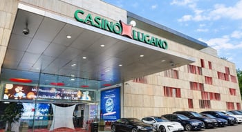 Casino Lugano – moderner Eingangsbereich des landbasierten Casinos in Lugano, Schweiz