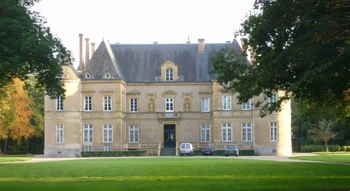 Façade du Château de Beaulon.