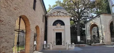 Tomba di Dante a Ravenna