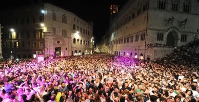 Spettatori dell'Umbria Jazz per le strade di Perugia Spettatori dell'Umbria Jazz