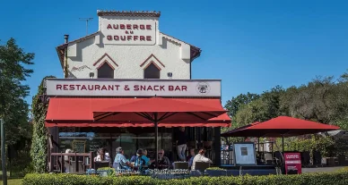 Pause gourmande à l’Auberge du Gouffre de Padirac. Restaurant L’Auberge du Gouffre de Padirac.