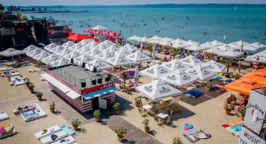 Homokos strand Siófokon Siófok Plázs
