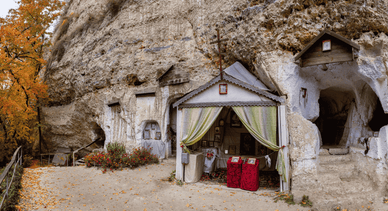 Скельний чоловічий монастир