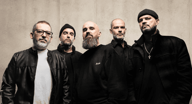 Os membros do grupo de hip-hop português Dealema numa foto promocional de 2026