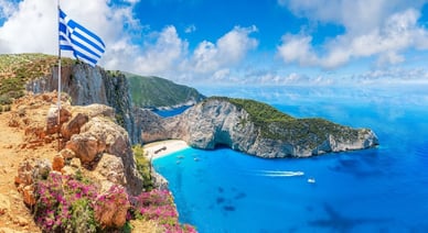Τα 5 καλύτερα beach bars στην Ελλάδα