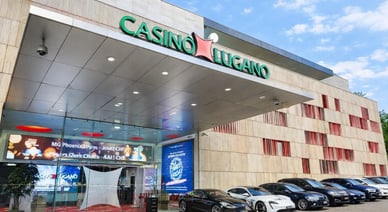 Casino Lugano – moderner Eingangsbereich des landbasierten Casinos in Lugano, Schweiz
