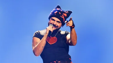 Τραγουδιστής Ακύλας Ακυλας Μυτιληναιος