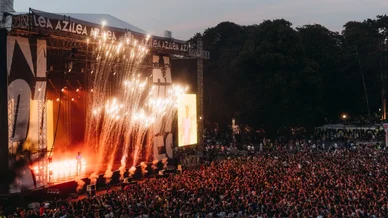 Way Out West Way Out West - huvudfoto