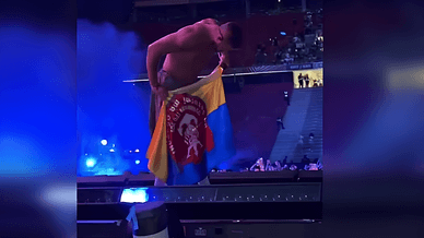 Лідер гурту Ден Рейнольдс цілував прапор 122-ї бригади