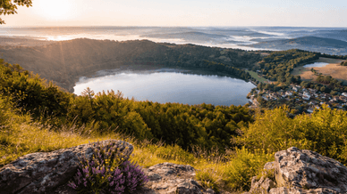 Eifel Vulkanregion in Deutschland: Natur, Vulkane und aktive Erholung