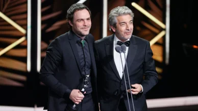 Peter Lanzani recibe el premio