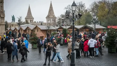 Az Advent Budán vásár a Szentháromság téren Advent Budán vásár