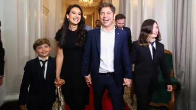 Axel Kicillof con sus hijos Axel Kicillof con sus hijos