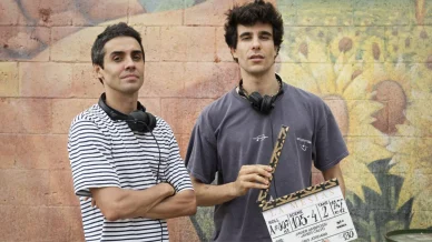 Los Javis durante el rodaje de «La Mesías»