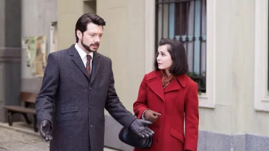 Álvaro Morte en la serie «Amar es para siempre»