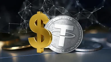 الدولار والعملات الرقمية المستقرة رمز الدولار الذهبي يقف بجانب عملة تيثير (USDT) الفضية أمام خلفية رقمية معقدة.