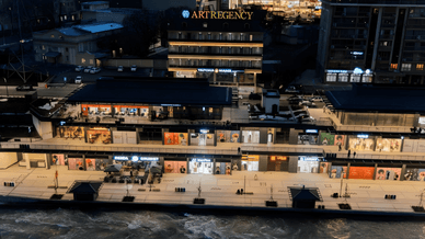 Торгово-розважальний комплекс Seoul Mun і розташований поруч готель Art Regency Premium в місті Ташкент, Узбекистан