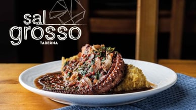 Polvo com puré de batata doce na Taberna Sal Grosso
