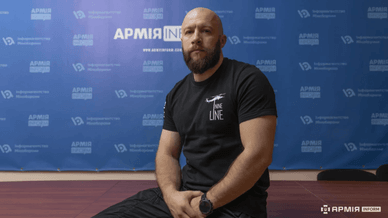 Жорін під час інтерв'ю