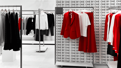 Інтер'єр магазину українського бренду жіночого одягу та взуття One by One