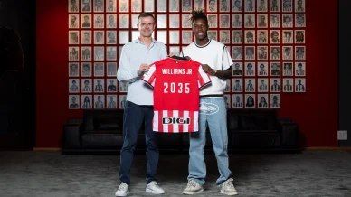 Nico Williams renueva con el Athletic Club Nico Williams renueva con el Athletic Club