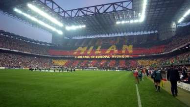 Tifosi dell'AC Milan allo stadio