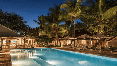 Бассейн в отеле Veranda Tamarin Hotel & Spa, расположенном на западном побережье острова Маврикий