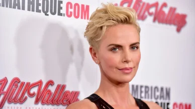 Taglio corto di Charlize Theron