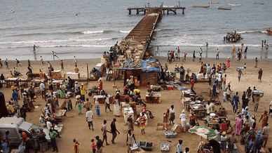 Оживленный рыбный рынок в Бакау — одно из самых колоритных мест Гамбии