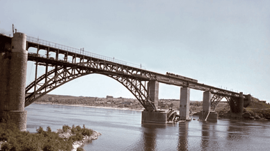 Відновлений міст Стрілецького