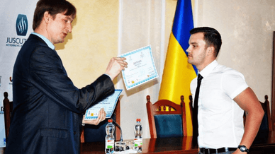 Момент нагородження Євгена Проніна