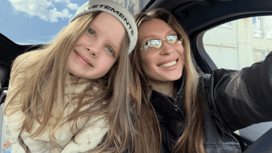 Олена Світлицька з донькою