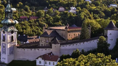 Zámky na Slovensku Hrady a zámky na Slovensku