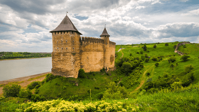 Хотинська фортеця навесні