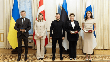 Олена Зеленська одягнена в костюм від українського бренду GASANOVA