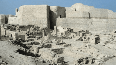 Археологічні розкопки біля підніжжя фортеці Бахрейну