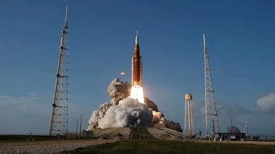 Mission Artemis II lancement depuis la base.