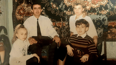 Олексій Гнатковський з батьками в дитинстві