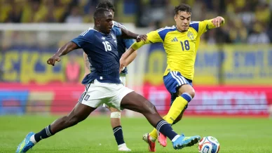 Yasin Ayari i det svenska landslaget Yasin Ayari i det svenska landslaget