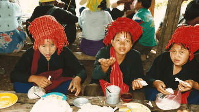Трапеза жінок у М'янмі
