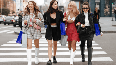 Тетяна Парфільєва, Дарія Квіткова, Тетяна Самбурська та Міла Сівацька — під час зйомок іронічного рекламного кампейну «Краса врятує» для українського бренду одягу CHER’17